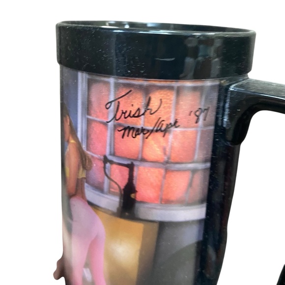 Lot of two vintage 80s 90s Snap-On Tool Mugs featuring toolmate girls Pin-up - Picture 2 of 8